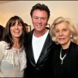  Paul Young et sa femme Stacey (née Smith) lors de l'exposition de Marina Cicogna (à droite) en octobre 2009 à la galerie Little Black à Londres. Stacey Young est morte le 26 janvier 2018 à 52 ans des suites d'une tumeur cérébrale. 