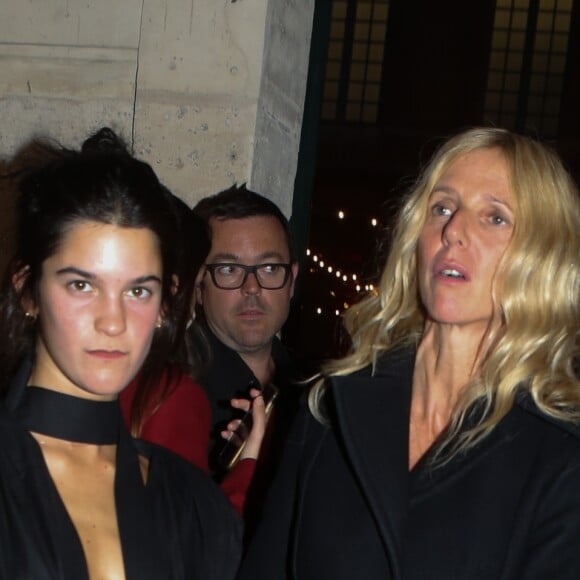 Sandrine Kiberlain et sa fille Suzanne Lindon - Arrivée au défilé et l'aftershow Jacquemus lors de la Fashion Week Printemps/Ete 2018 de Paris au musée National Picasso à Paris, France, le 25 septembre 2017. © CVS-Veeren/Bestimage