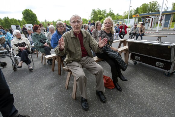 Le Fondateur d'Ikea, Ingvar Kamprad, 87 ans et 11e fortune mondiale est venu inaugurer le nouveau centre commercial dans son village de Agunnaryd le 25 mai 2013.