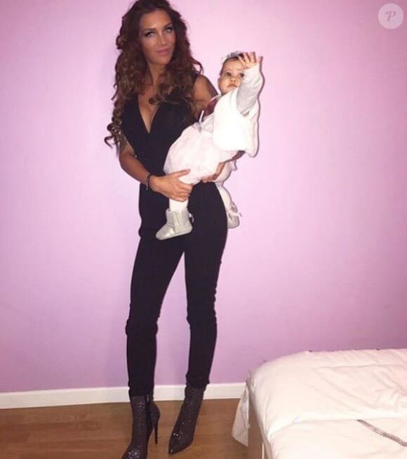 Julia Paredes, révélée dans "Friends Trip" (NRJ12), est l'heureuse maman d'une petite Luna depuis février 2017.