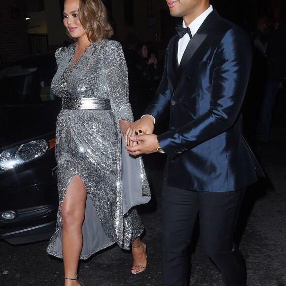 John Legend et sa femme Chrissy Teigen enceinte se rendent à la 60ème cérémonie des Grammy Awards au Madison Square Garden à New York, le 28 janvier 2018.