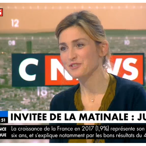 Julie Gayet sur le plateau de "La Matinale" sur CNews le 30 janvier 2018