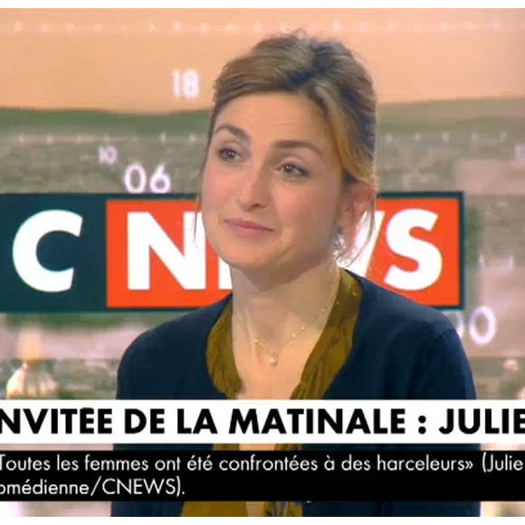 Julie Gayet sur le plateau de "La Matinale" sur CNews le 30 janvier 2018