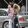 Gisele Bündchen en compagnie de son mari Tom Brady et de leurs enfants Benjamin Brady et Vivian Lake Brady se rendent à la messe à New York le 29 avril 2016.