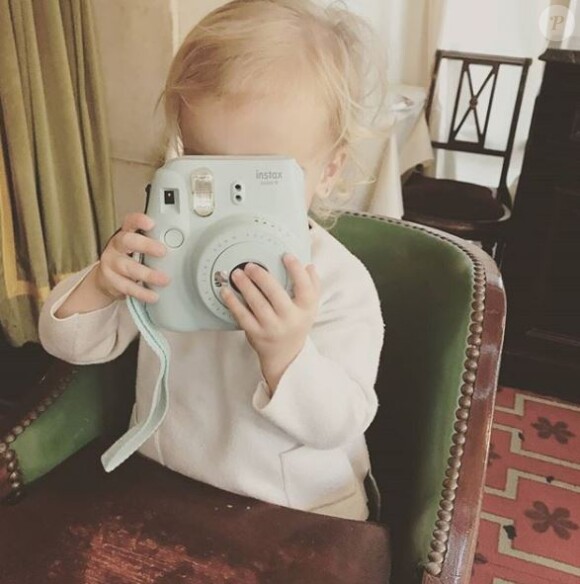 Antoine Griezmann publie une photo de sa fille Mia sur Instagram. Janvier 2018.