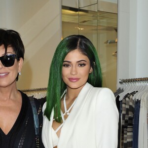 Kris et Kylie Jenner à l'inauguration du "Lip Kit by Kylie Jenner" au magasin DASH à Los Angeles le 30 novembre 2015