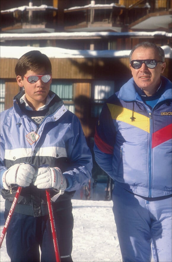 Le prince Louis de Bourbon et son père Alfonso de Bourbon, photo d'archives lors d'unsééjour aux sports d'hiver dans les Pyrénées dans les années 1980.