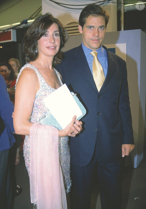 Le prince Louis de Bourbon et sa mère Carmen Martinez-Bordiu en 2001.