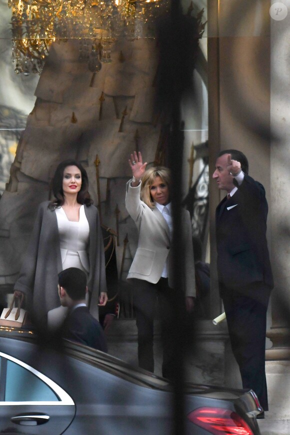 Semi Exclusif - José Pietroboni, chef du protocole - Angelina Jolie quitte l'hôtel Meurice pour se rendre à un rendez-vous avec Brigitte Macron au palais de l'Elysée à Paris le 30 janvier 2018.