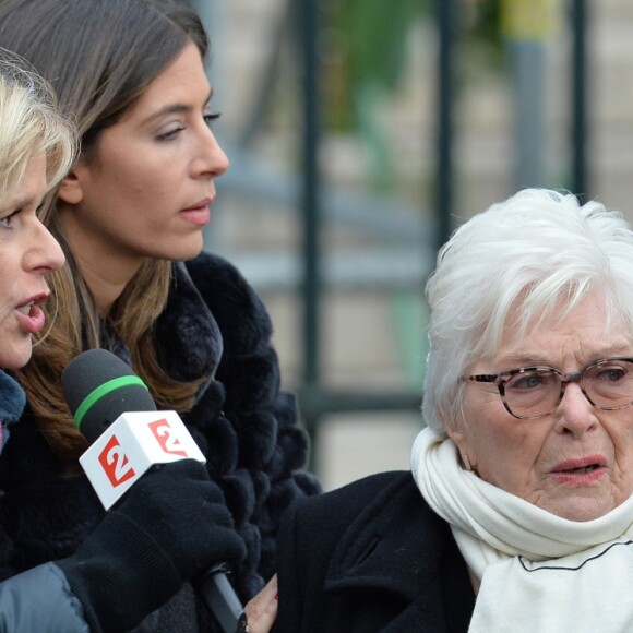 Laurence Piquet et Line Renaud - Sorties de l'église de la Madeleine après les obsèques de Johnny Hallyday à Paris le 9 décembre 2017. © Veeren / Bestimage