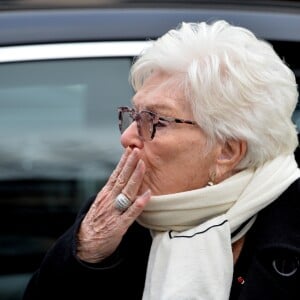 Line Renaud - Sorties de l'église de la Madeleine après les obsèques de Johnny Hallyday à Paris le 9 décembre 2017. © Veeren / Bestimage