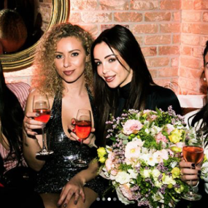 Nabilla fête son 26e anniversaire avec ses proches à Londres, dans la nuit du 4 au 5 février 2018.
