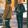 Exclusif - Melanie Griffith et sa fille Dakota Johnson à la sortie d'un magasin d'alimentation lors de leurs vacances à Aspen. Le 26 décembre 2017