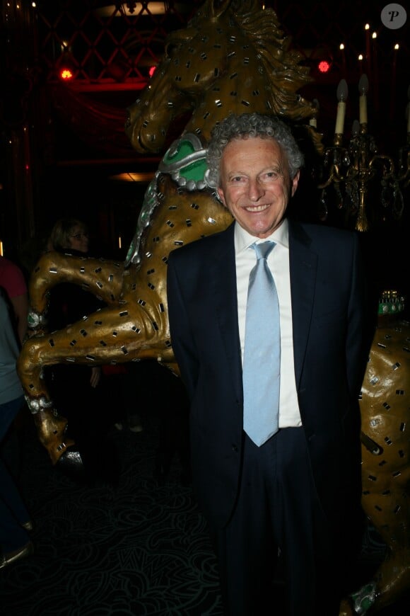 Exclusif - Nelson Monfort - Les Copains fêtent Brassens - L' hommage de N. Monfort à Georges Brassens - Les Copains d'abord, Music Tour 2018 aux Folies Bergères à Paris, le 23 janvier 2018. © JLPPA/Bestimage