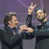 Johnny Hallyday et Maxim Nucci (Yodelice) - Victoire Album de Chansons pour "De l'Amour" - Cérémonie des 31 èmes Victoires de la Musique au Zénith de Paris le 12 février 2016 © Guirec Coadic / Bestimage