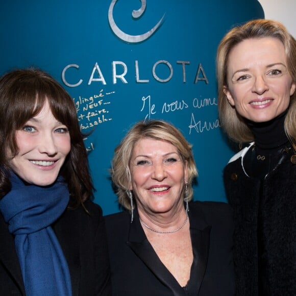 Exclusif - Carla Bruni-Sarkozy, Anna Carlota, Delphine Arnault - Soirée de la Nuit de la Beauté à l'institut Carlota avec O.P.I et System Professional à Paris le 1er février 2018. De nombreuses célébrités étaient présentes hier au lancement du bar O.P.I et du bar à cheveux System Professional. O.P.I, numéro 1 mondial des produits professionnels pour les ongles et l’Institut Carlota inaugurent un espace dédié à la beauté pour les mains et les pieds. Célèbre pour ses couleurs tendance et ses noms emblématiques, O.P.I offrre des produits et services innovants et de haute qualité. Les clients pourront choisir parmi des centaines de couleurs et des dizaines de technicités. Grande nouveauté également, Carlota lance son "bar à brushing" avec un espace dédié à l’éclat et à la santé de vos cheveux avec System Professional. Une marque internationale qui établit le profil énergétique capillaire de chaque individu (élasticité du cheveu, santé et vitalité de la bre). System Professional innove avec des soins capillaires professionnels haut de gamme reposant sur le principe d’ultra-personnalisation grâce à un système de code unique. Nos experts prodigueront des soins du cheveux et des brushings du mardi au dimanche. © Cyril Moreau/Bestimage  (no web - No Blog pour suisse et Belgique)01/02/2018 - Paris