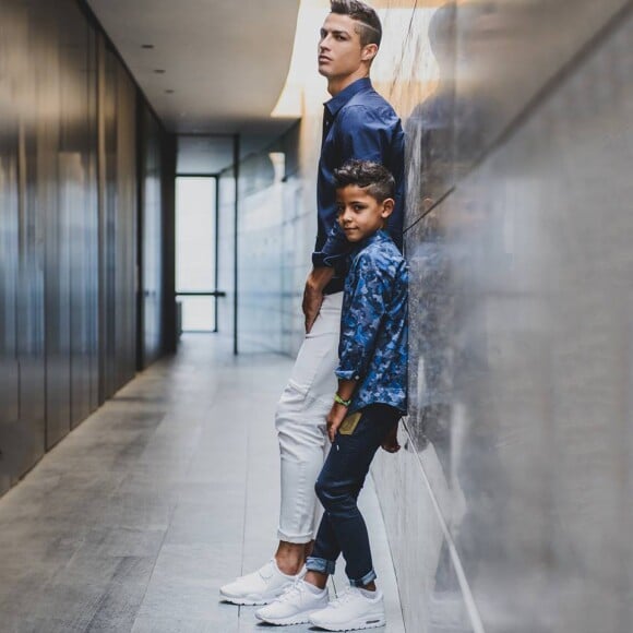 Cristiano Ronaldo et Cristiano Jr. pour CR7. Janvier 2018.