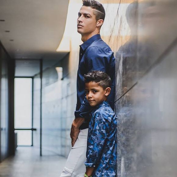 Cristiano Ronaldo et Cristiano Jr. pour CR7. Janvier 2018.