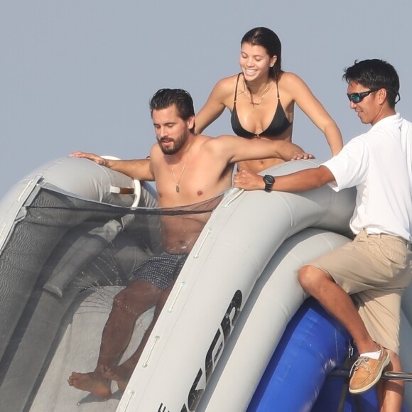 Exclusif - Scott Disick et sa compagne Sofia Richie en vacances sur un mega yacht à Punta Mita au Mexique le 17 janvier 2018.