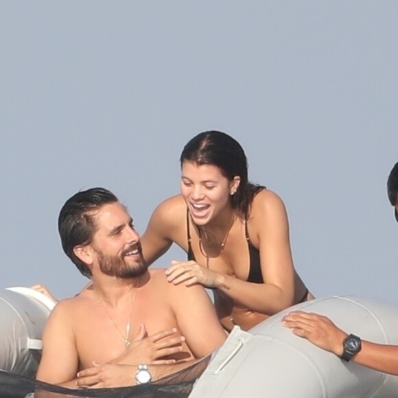 Exclusif - Scott Disick et sa compagne Sofia Richie en vacances sur un mega yacht à Punta Mita au Mexique le 17 janvier 2018.