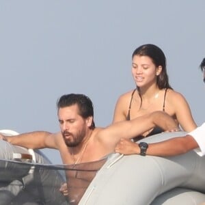 Exclusif - Scott Disick et sa compagne Sofia Richie en vacances sur un mega yacht à Punta Mita au Mexique le 17 janvier 2018.