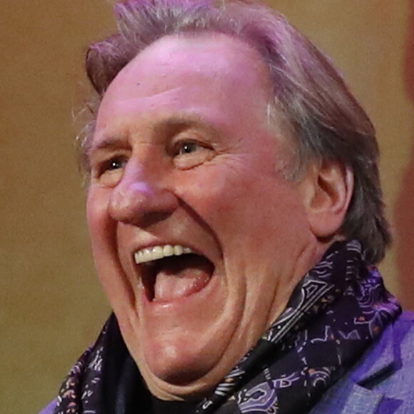 Gérard Depardieu visite une école militaire de jeunes filles à Moscou, le 9 décembre 2017. Artyom Geodakyan / Itar Tass / Bestimage