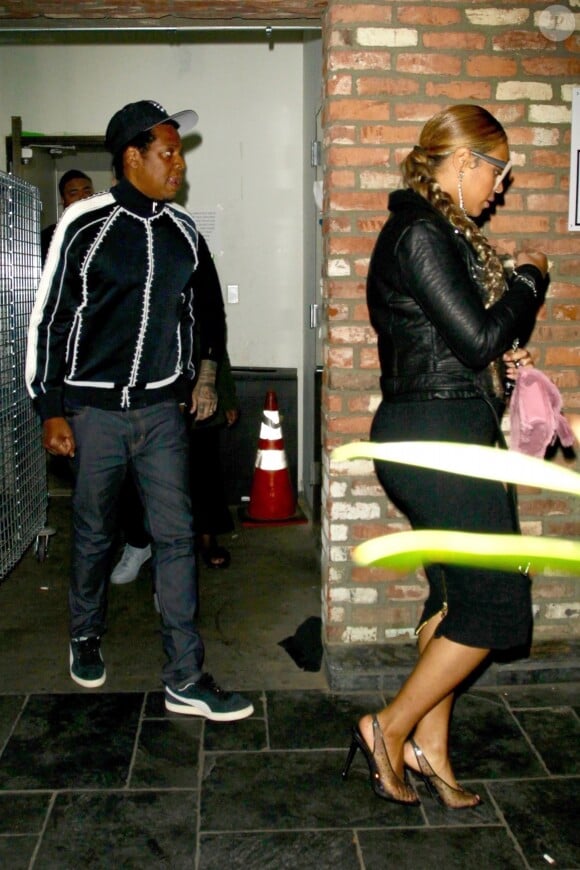 Exclusif - Jay-Z et sa femme Beyonce sont allés diner en amoureux à Hollywood. Beyonce semble avoir très vite retrouvé sa ligne après la naissance des jumeaux. Le couple a été aperçu ensemble à la sortie d'une salle de gym où ils pratiquent régulièrement le spinning. Le 24 janvier 2018