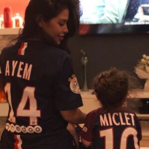 Ayem Nour se dévoile amincie et devant un match de foot avec son "Valentin", son fils Ayvin.