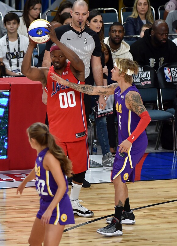 Jamie Foxx et Justin Bieber lors du match NBA All-Star Celebrity Game 2018 à Los Angeles le 16 février 2018