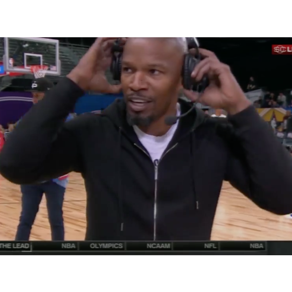 Jamie Foxx lors du match NBA All-Star Celebrity Game 2018 à Los Angeles le 16 février 2018. Interrogé par ESPN lors de l'événement sportif, l'acteur n'a pas apprécié qu'on l'interroge sur sa relation avec Katie Holmes. Il est parti au milieu de l'interview.