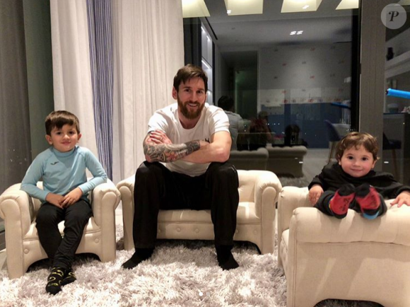 Lionel Messi pose avec ses fils Thiago et Mateo, photo Instagram du 9 février 2018