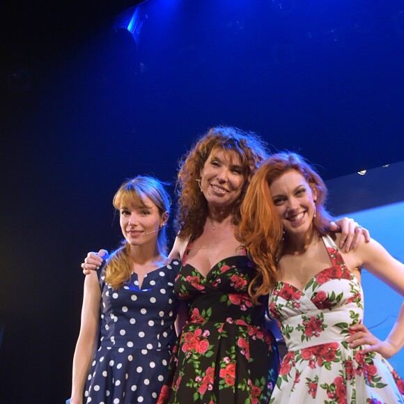 Semi-exclusif - Cécilia Cara, Marion Posta et Anaïs Delva - Générale de la pièce "Enooormes" au théâtre Trévise à Paris le 11 janvier 2018. © Giancarlo Gorassini/Bestimage11/01/2018 - Paris