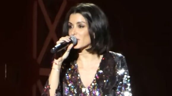 Jenifer reprend "Je te promets" de Johnny Hallyday lors du specatcles des Enfoirés au Zénith de Strasbourg. Janvier 2018.