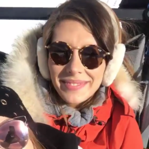 Camille Cerf et Iris Mittenaere à la neige, à Andorre, février 2018