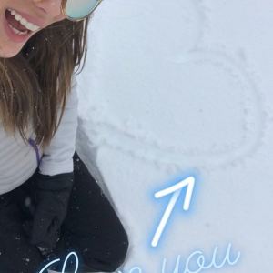 Camille Cerf et Iris Mittenaere à la neige, à Andorre, février 2018