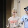 Justin Bieber arrive avec son père Jeremy au restaurant Sushi Spot à Los Angeles, Californie, Etats-Unis, le 30 novembre 2017.