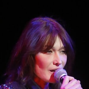 Semi-Exclusif - Carla Bruni-Sarkozy fait la promotion de son nouvel album "French Touch" lors d'un concert au Town Hall à New York, le 16 février 2018. © Charles Guerin/Bestimage USA