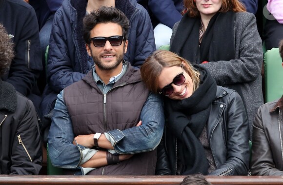 Maxim Nucci et sa compagne Isabelle Ithurburu dans les tribunes des Internationaux de France de tennis de Roland Garros à Paris. Le 24 mai 2016 © Dominique Jacovides / Bestimage