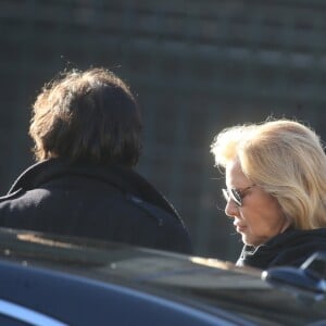 Sylvie Vartan - Arrivées des personnalités en l'église de La Madeleine pour les obsèques de Johnny Hallyday à Paris. Le 9 décembre 2017.