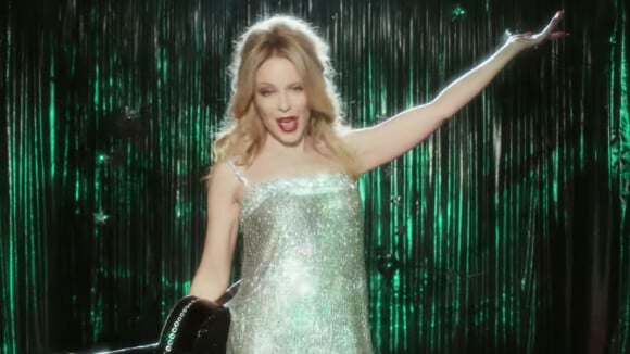 Kylie Minogue - Dancing - extrait de l'album "Golden", février 2018.