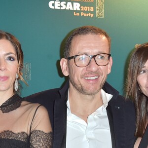 Dany Boon et sa femme Yaël avec Albane Cleret au photocall de la soirée "César 2018 La Party" au Fouquet's à Paris, le 2 mars 2018. © Giancarlo Gorassini/Bestimage