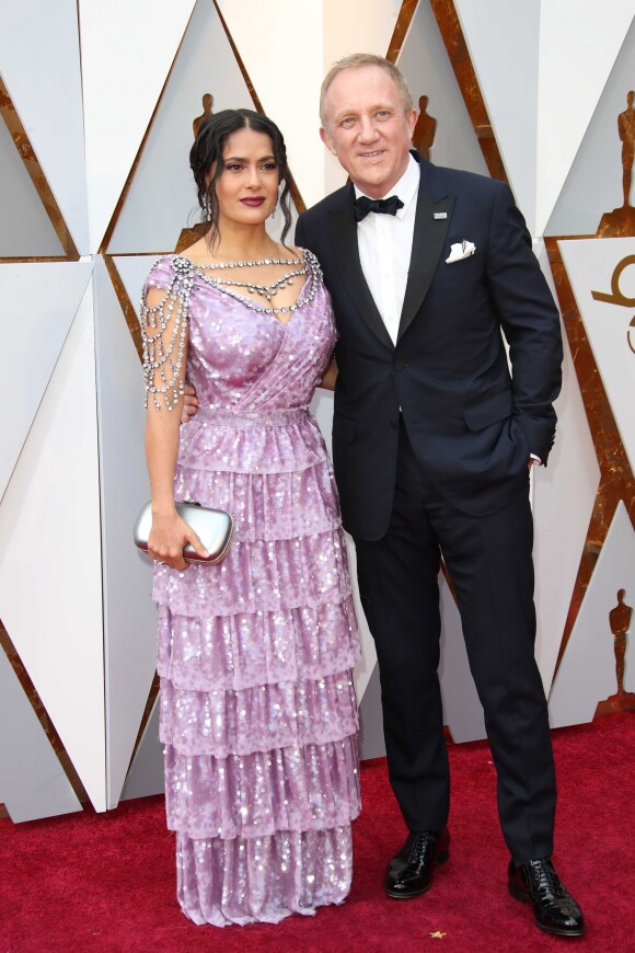 Salma Hayek et Francois-Henri Pinault sur le tapis rouge des Oscars au Dolby Theatre, Los Angeles, le 4 mars 2018.