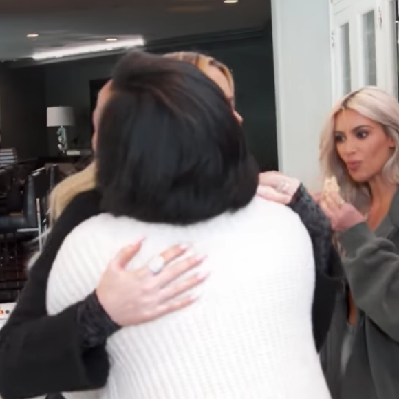 Kim Kardashian présente La'Reina (mère porteuse de sa fille Chicago) à sa famille dans l'épisode final de la saison 14 de "L'incroyable famille Kardashian" diffusé le 4 mars 2018