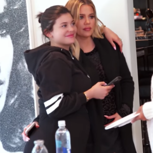 Kim Kardashian présente La'Reina (mère porteuse de sa fille Chicago) à sa famille dans l'épisode final de la saison 14 de "L'incroyable famille Kardashian" diffusé le 4 mars 2018