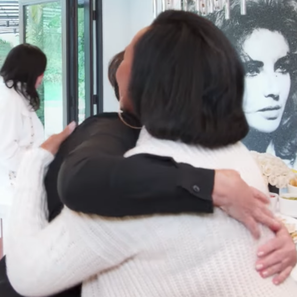 Kim Kardashian présente La'Reina (mère porteuse de sa fille Chicago) à sa famille dans l'épisode final de la saison 14 de "L'incroyable famille Kardashian" diffusé le 4 mars 2018