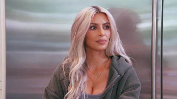 Kim Kardashian présente La'Reina (mère porteuse de sa fille Chicago) à sa famille dans l'épisode final de la saison 14 de "L'incroyable famille Kardashian" diffusé le 4 mars 2018