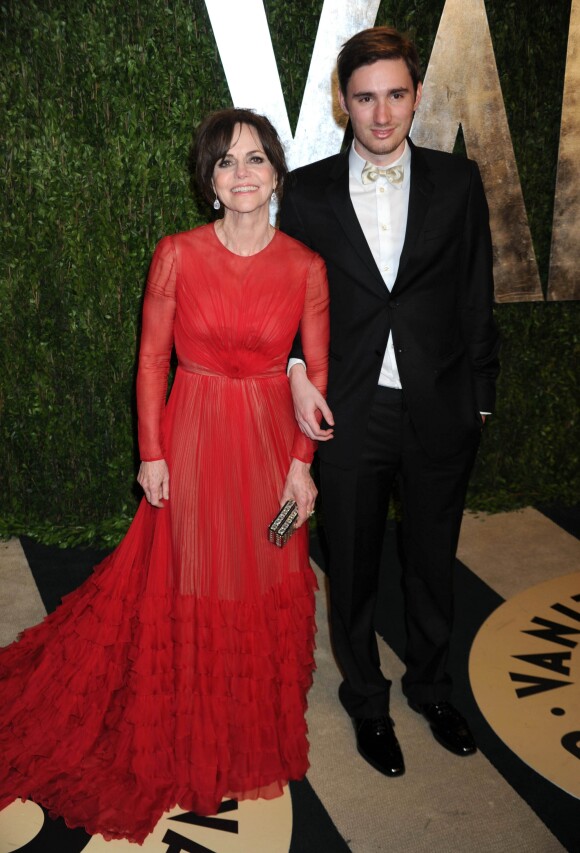 Sally Field et Sam Greisman - Vanity Fair Oscar Party à Hollywood le 25 février 2013.