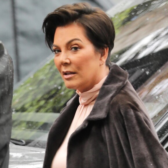 Kris Jenner arrive à la baby-shower de sa fille Khloé Kardashian à l'hôtel Bel Air de Beverly Hills le 10 mars 2018.