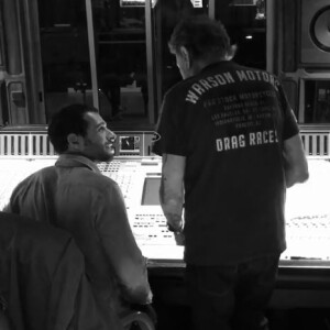 Maxime Nucci et Johnny Hallyday en studio en région parisienne, en septembre 2017