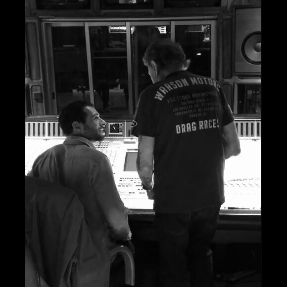 Maxime Nucci et Johnny Hallyday en studio en région parisienne, en septembre 2017